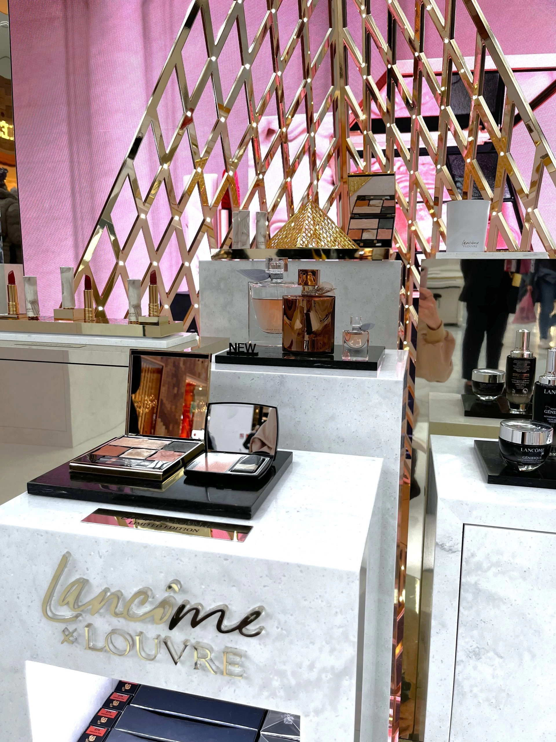 Lancome Louvre Globe Travel Retail